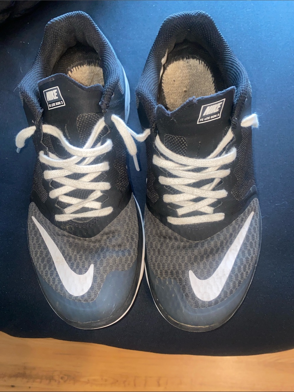 Nike Black & White Women’s Athletic Shoes